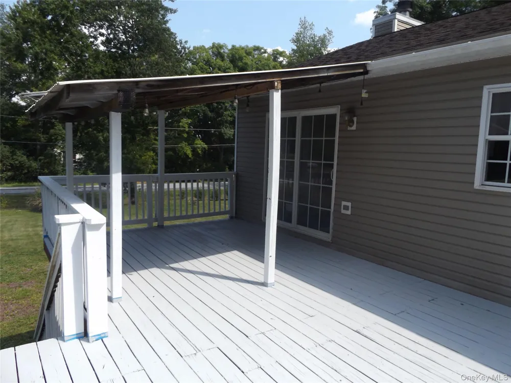 185 Ring Road Salt Point, NY 12578