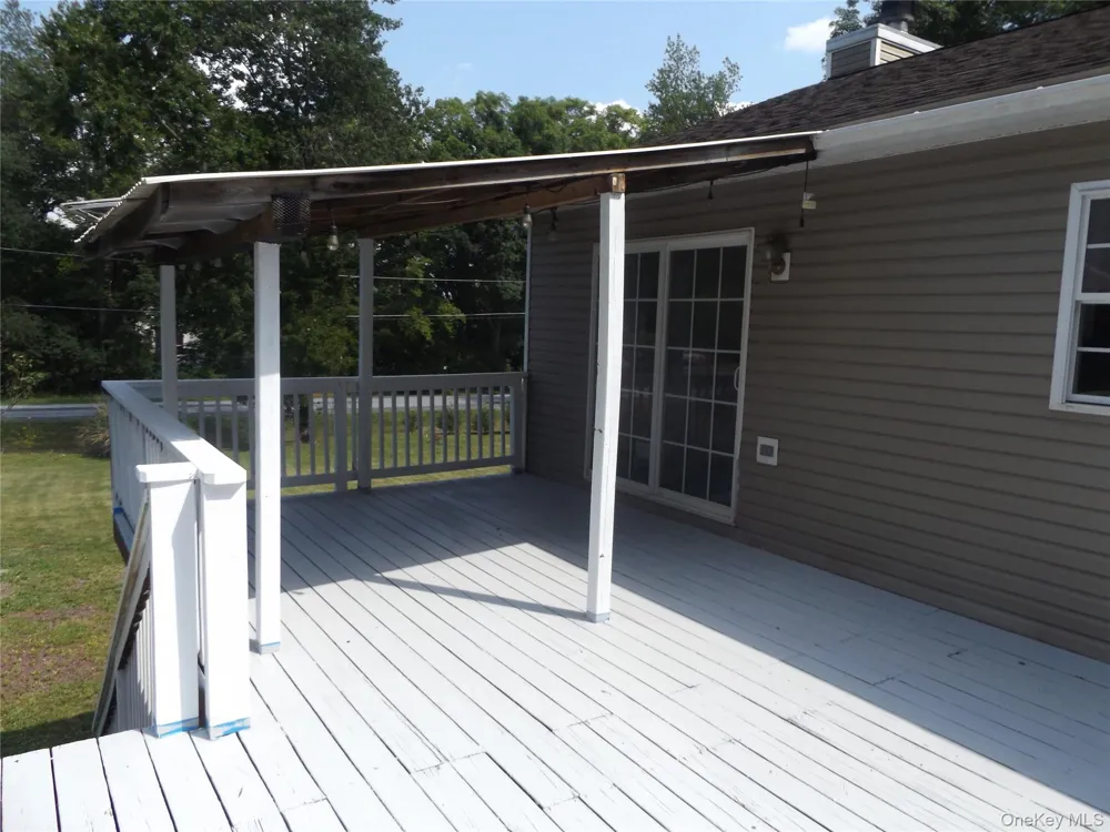 185 Ring Road Salt Point, NY 12578
