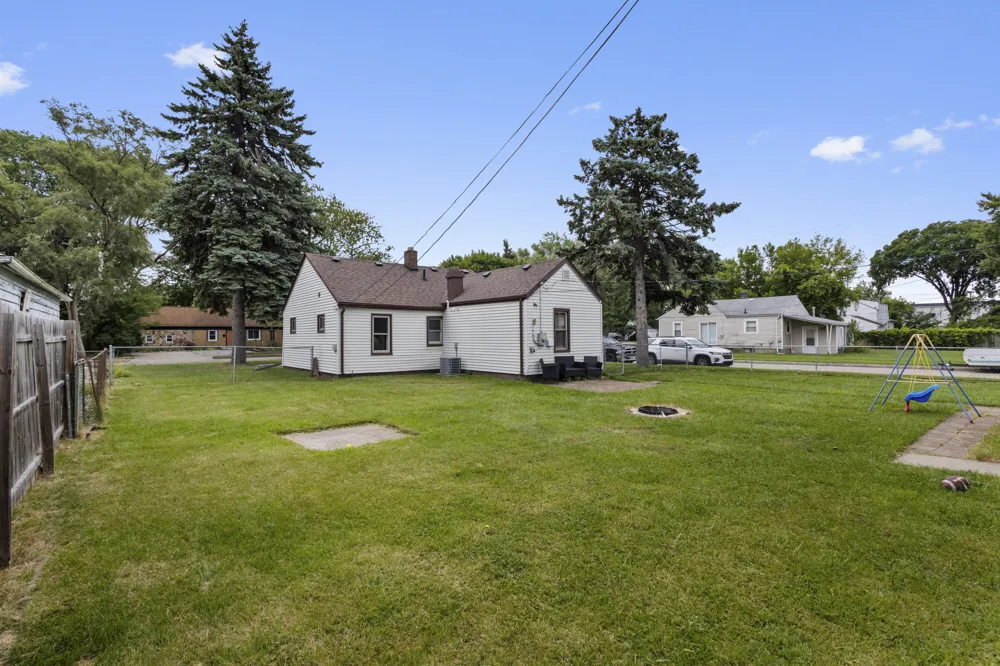 20875 Elroy Avenue Warren, MI 48089