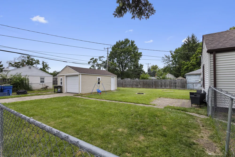 20875 Elroy Avenue Warren, MI 48089