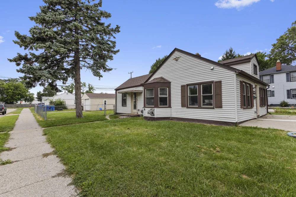 20875 Elroy Avenue Warren, MI 48089