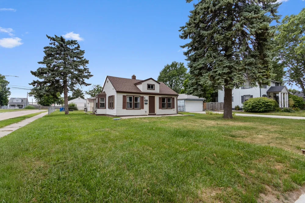 20875 Elroy Avenue Warren, MI 48089