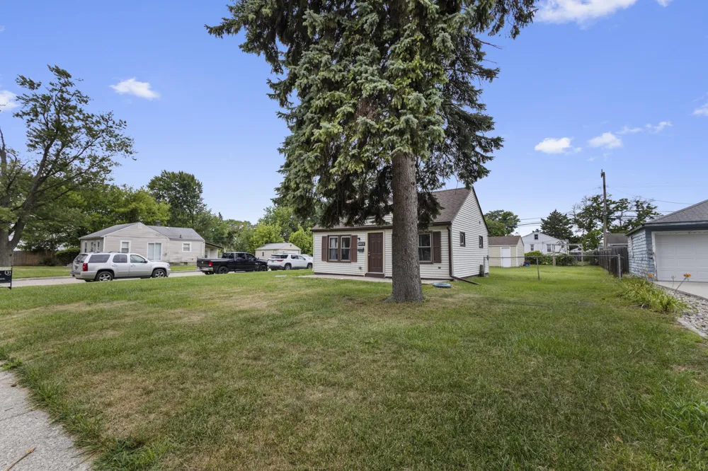 20875 Elroy Avenue Warren, MI 48089
