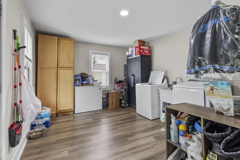 20875 Elroy Avenue Warren, MI 48089