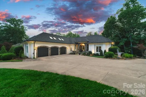 9128 Shorewood Place