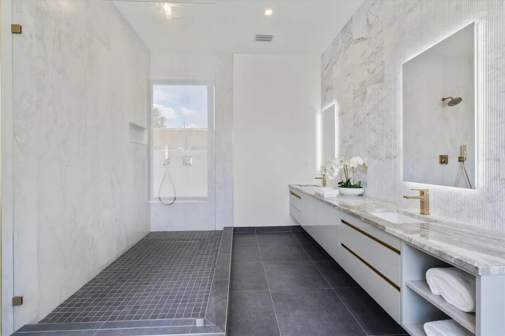 13 EASTVIEW AVENUE Delray Beach, FL 33483