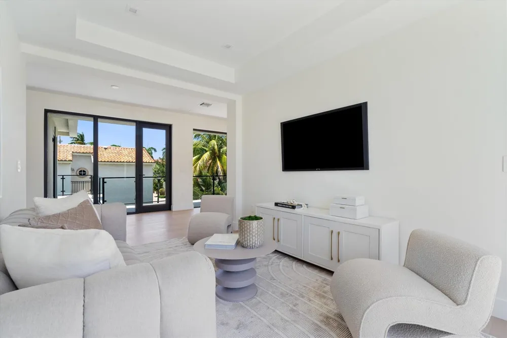 13 EASTVIEW AVENUE Delray Beach, FL 33483