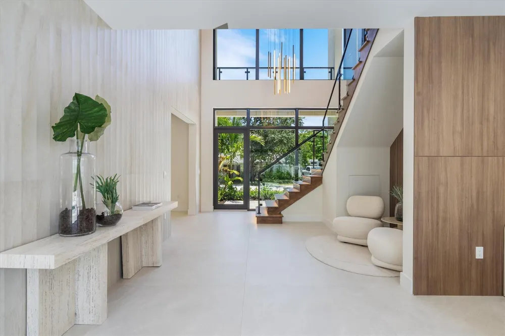 13 EASTVIEW AVENUE Delray Beach, FL 33483