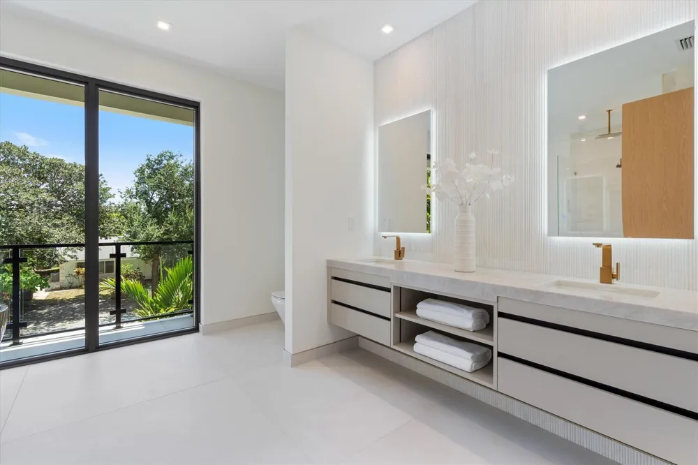 13 EASTVIEW AVENUE Delray Beach, FL 33483