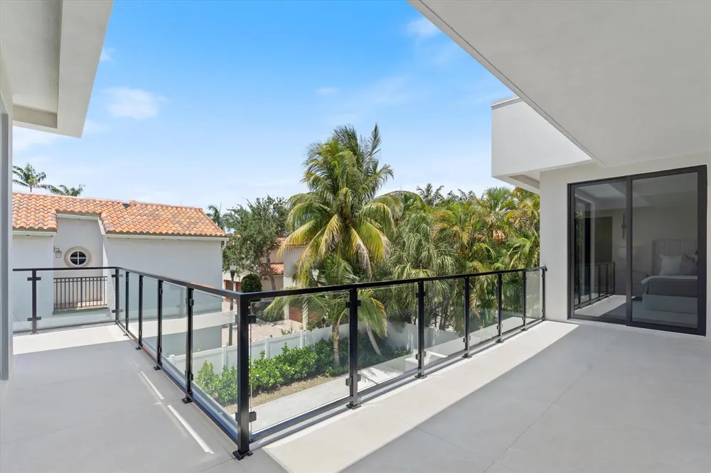 13 EASTVIEW AVENUE Delray Beach, FL 33483