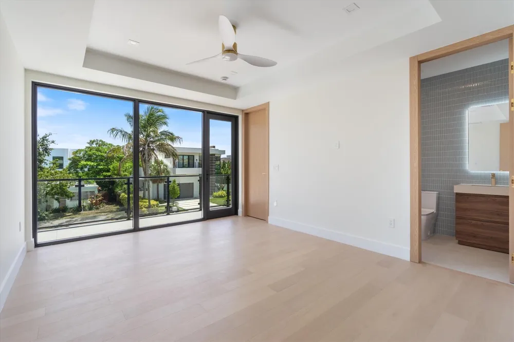 13 EASTVIEW AVENUE Delray Beach, FL 33483