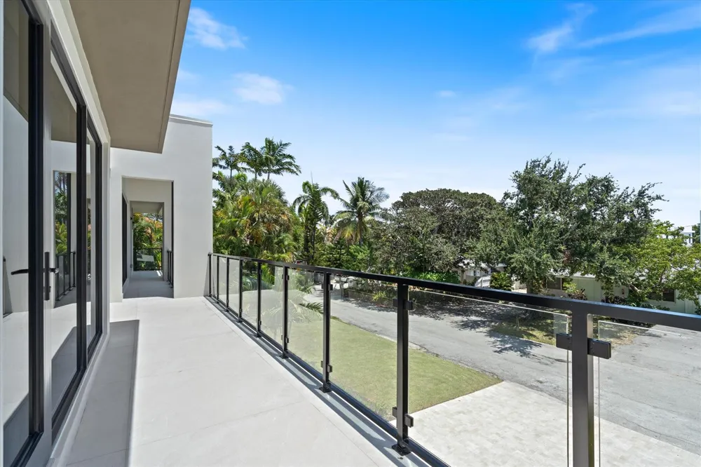 13 EASTVIEW AVENUE Delray Beach, FL 33483