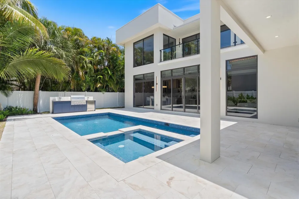 13 EASTVIEW AVENUE Delray Beach, FL 33483