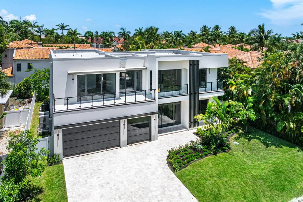 13 EASTVIEW AVENUE Delray Beach, FL 33483