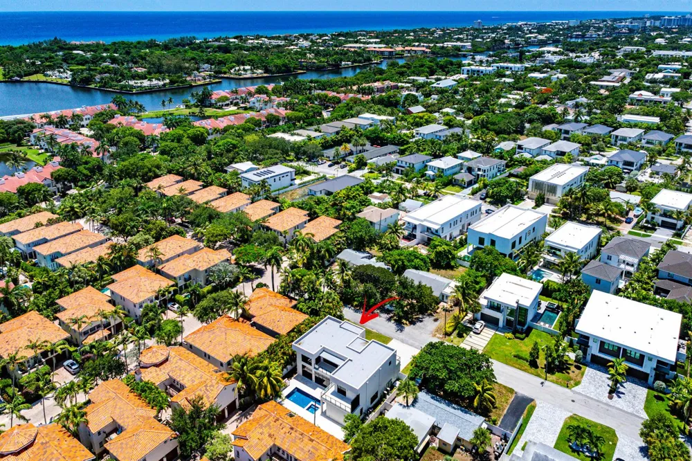 13 EASTVIEW AVENUE Delray Beach, FL 33483