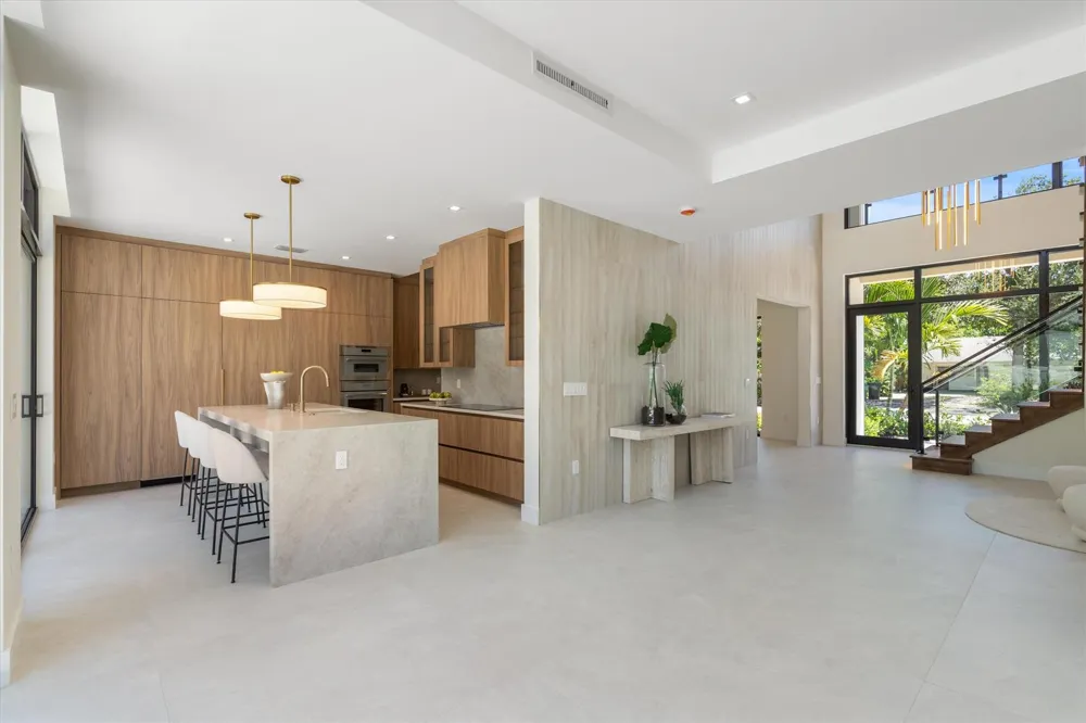 13 EASTVIEW AVENUE Delray Beach, FL 33483