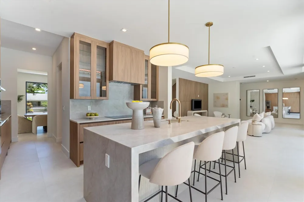 13 EASTVIEW AVENUE Delray Beach, FL 33483