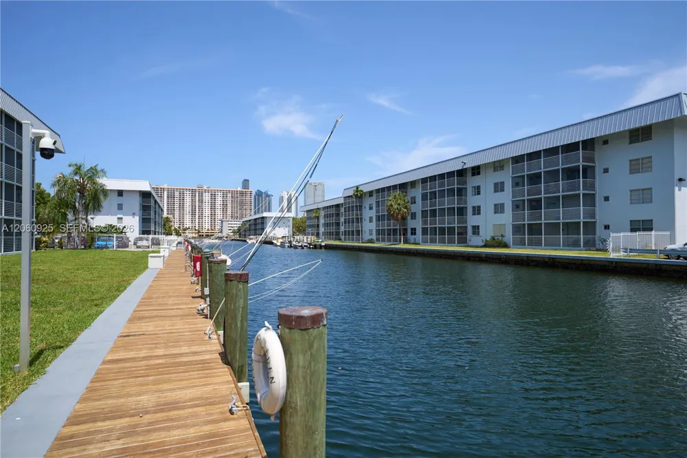 3600 NE 170th St #401 North Miami Beach, FL 33160
