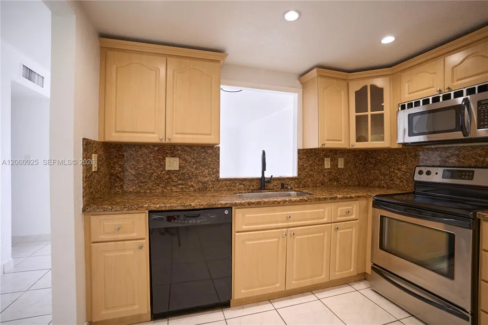 3600 NE 170th St #401 North Miami Beach, FL 33160