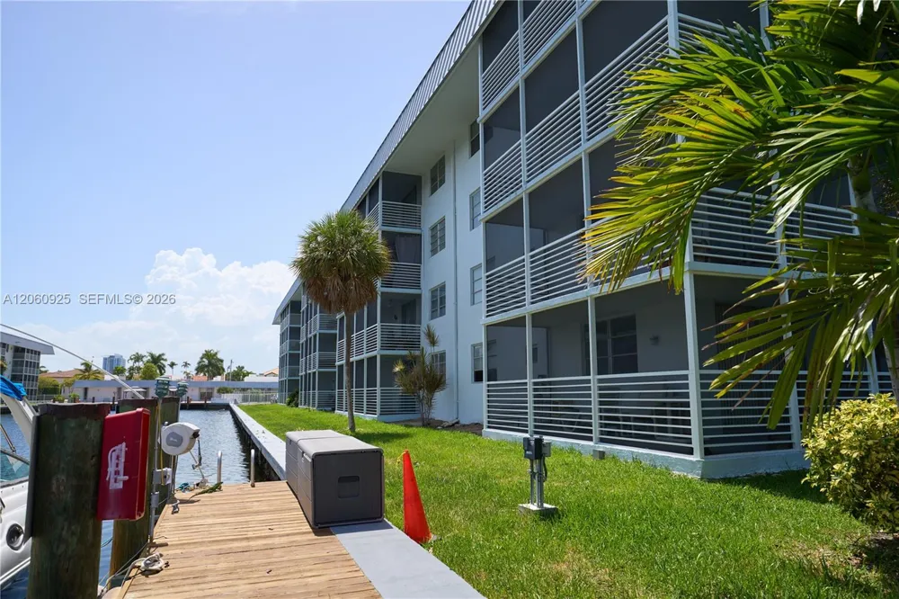 3600 NE 170th St #401 North Miami Beach, FL 33160