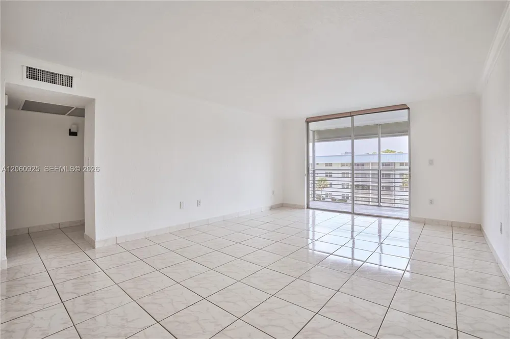 3600 NE 170th St #401 North Miami Beach, FL 33160
