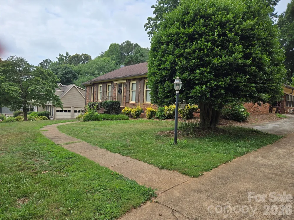 1671 Kensington Circle Newton, NC 28658