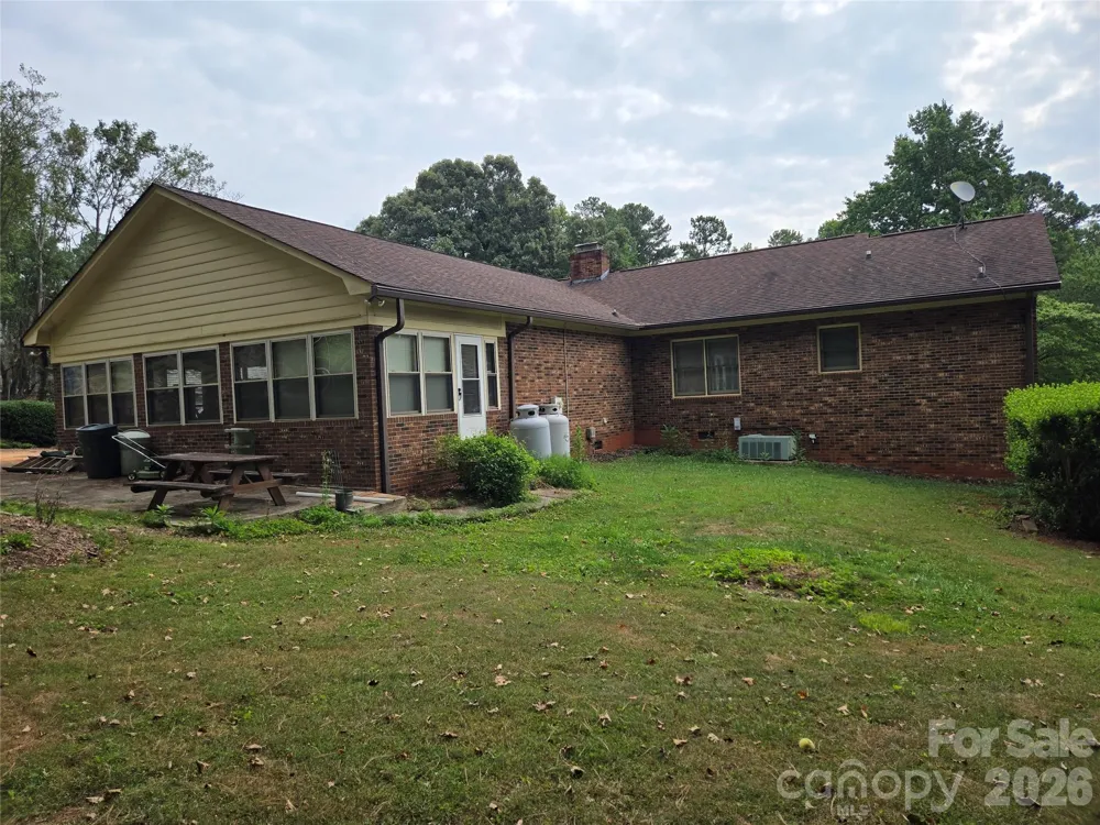1671 Kensington Circle Newton, NC 28658