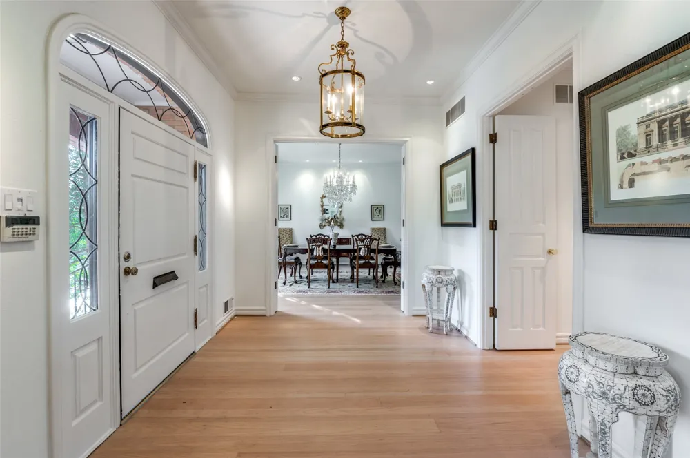 5865 Farquhar Lane Dallas, TX 75209