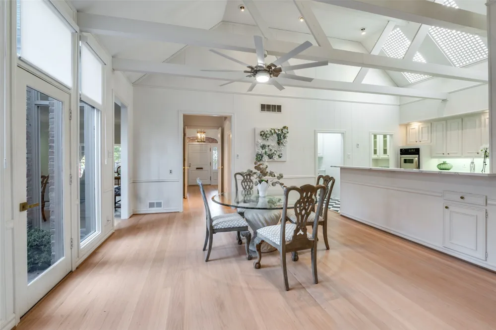 5865 Farquhar Lane Dallas, TX 75209