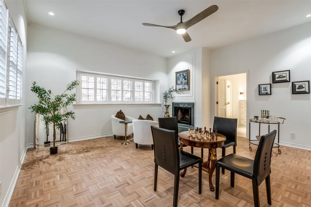 5865 Farquhar Lane Dallas, TX 75209