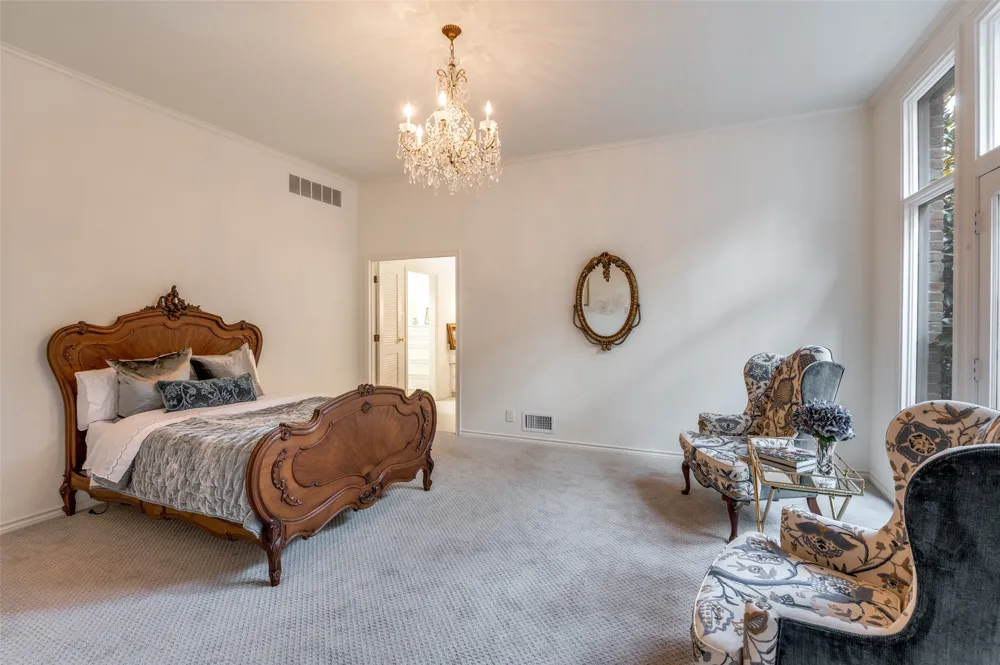 5865 Farquhar Lane Dallas, TX 75209