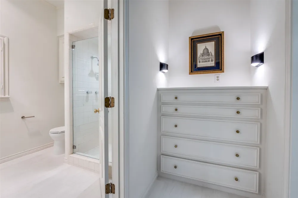 5865 Farquhar Lane Dallas, TX 75209