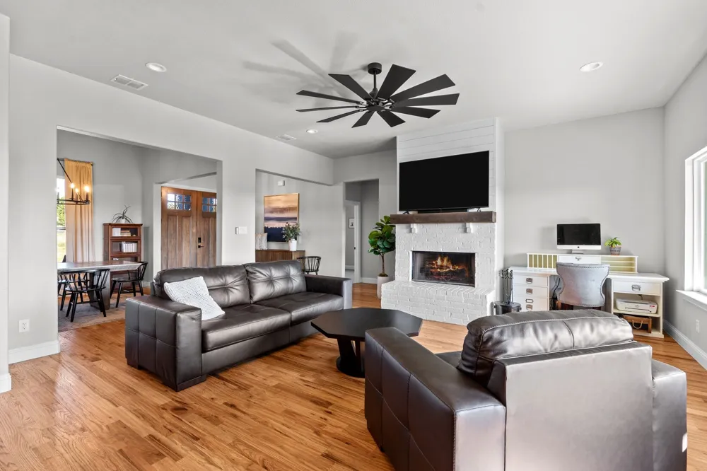2100 Shady Grove Road Weatherford, TX 76088