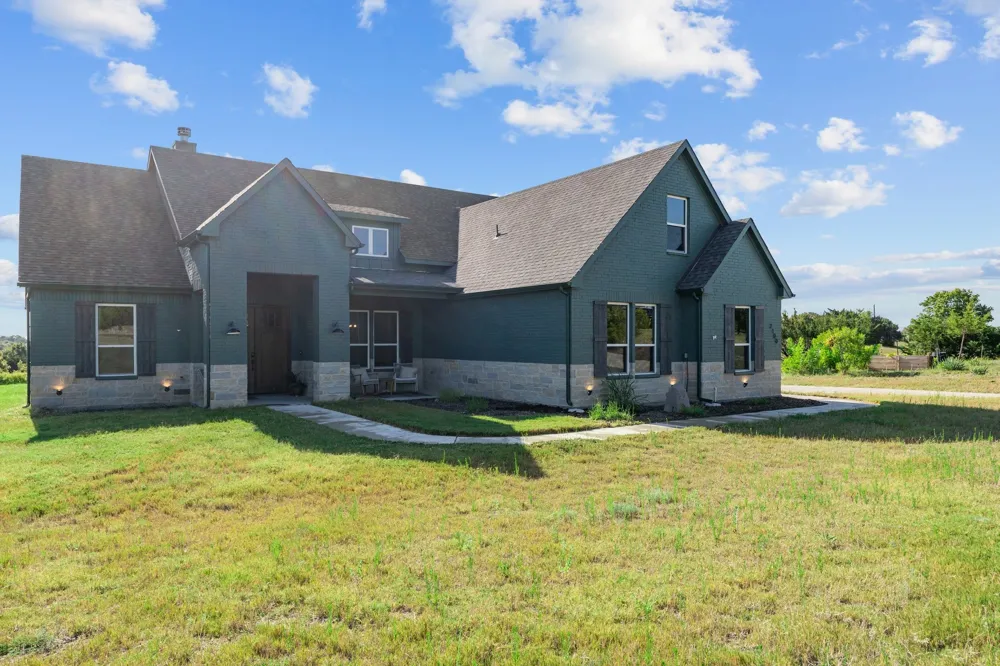 2100 Shady Grove Road Weatherford, TX 76088