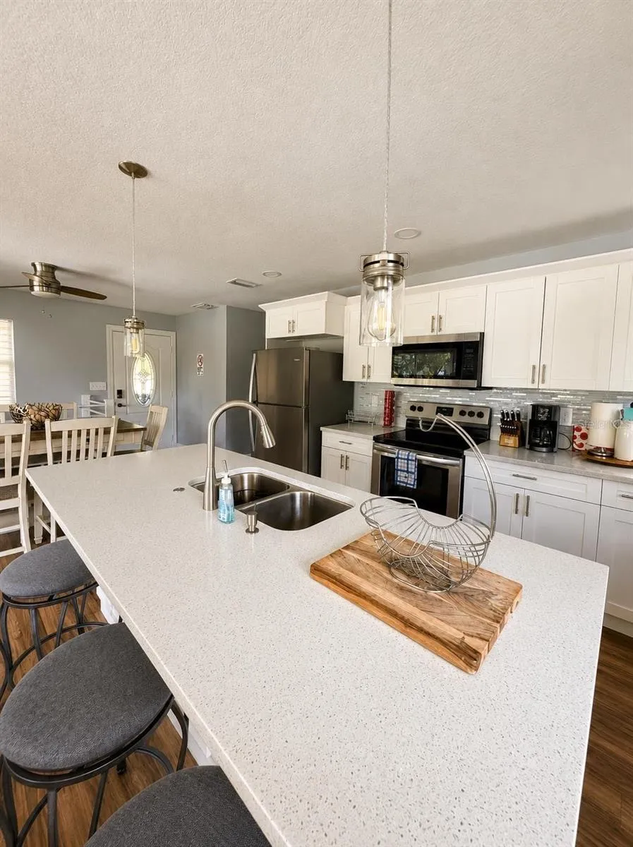 17430 BLACKWELL LANE Lutz, FL 33549