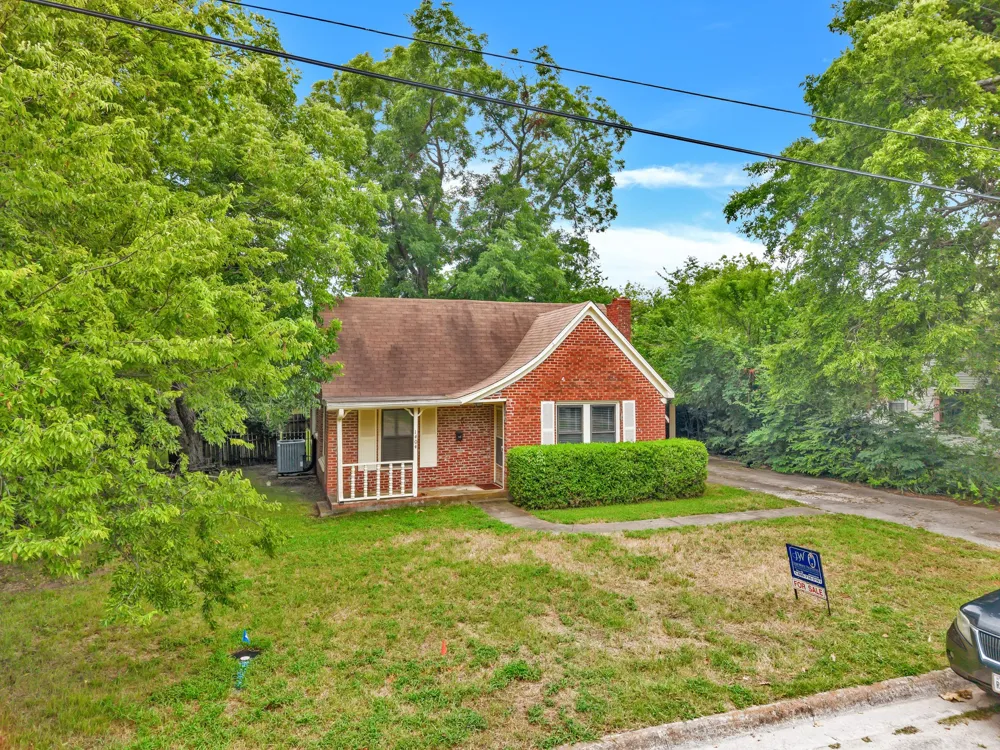 1404 E Tennie Street Gainesville, TX 76240
