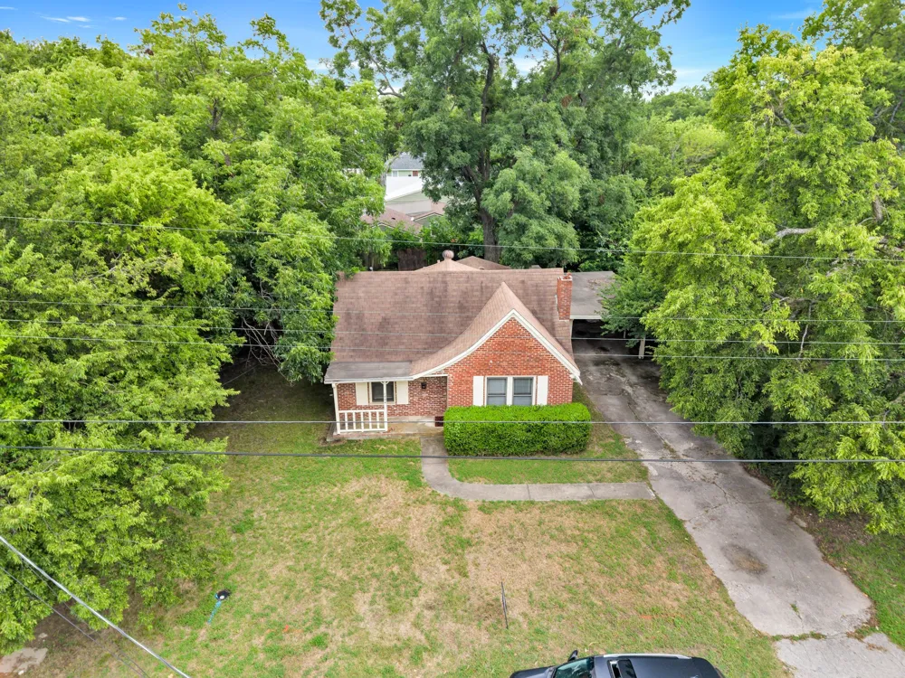 1404 E Tennie Street Gainesville, TX 76240