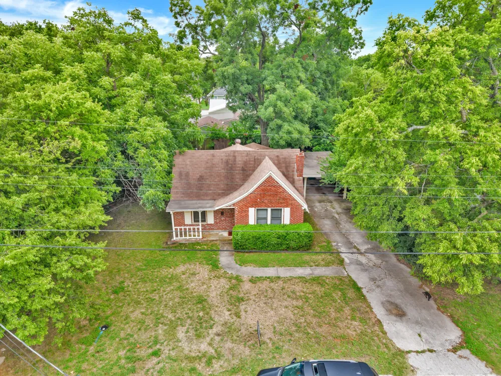 1404 E Tennie Street Gainesville, TX 76240