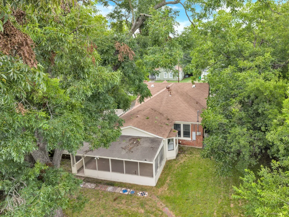 1404 E Tennie Street Gainesville, TX 76240