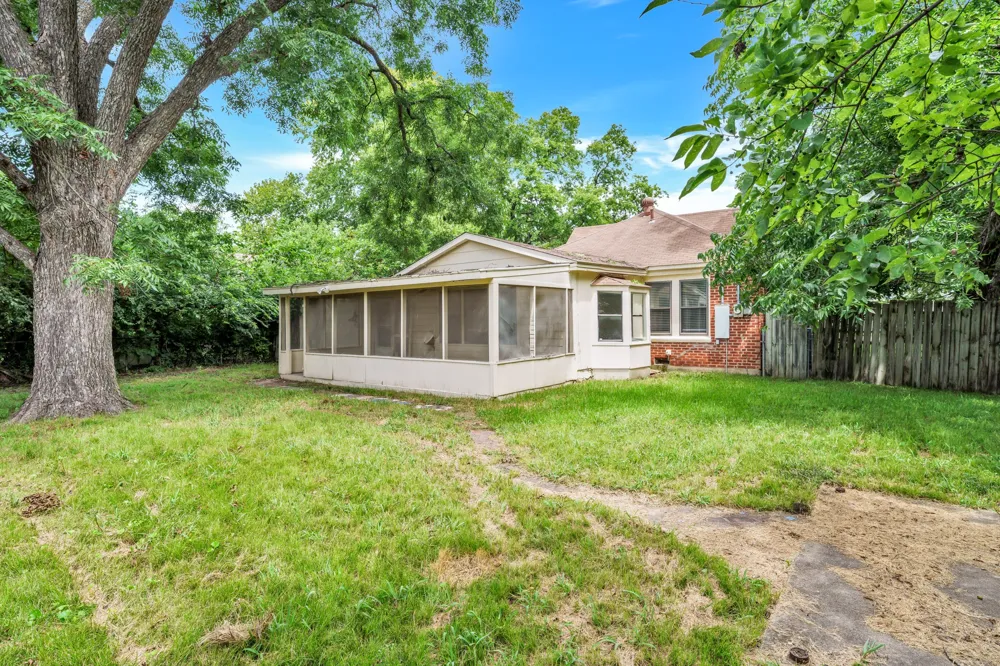 1404 E Tennie Street Gainesville, TX 76240