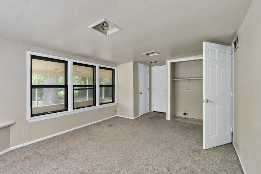 1404 E Tennie Street Gainesville, TX 76240