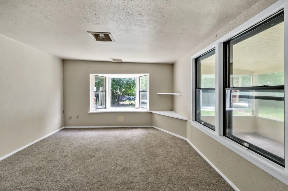 1404 E Tennie Street Gainesville, TX 76240