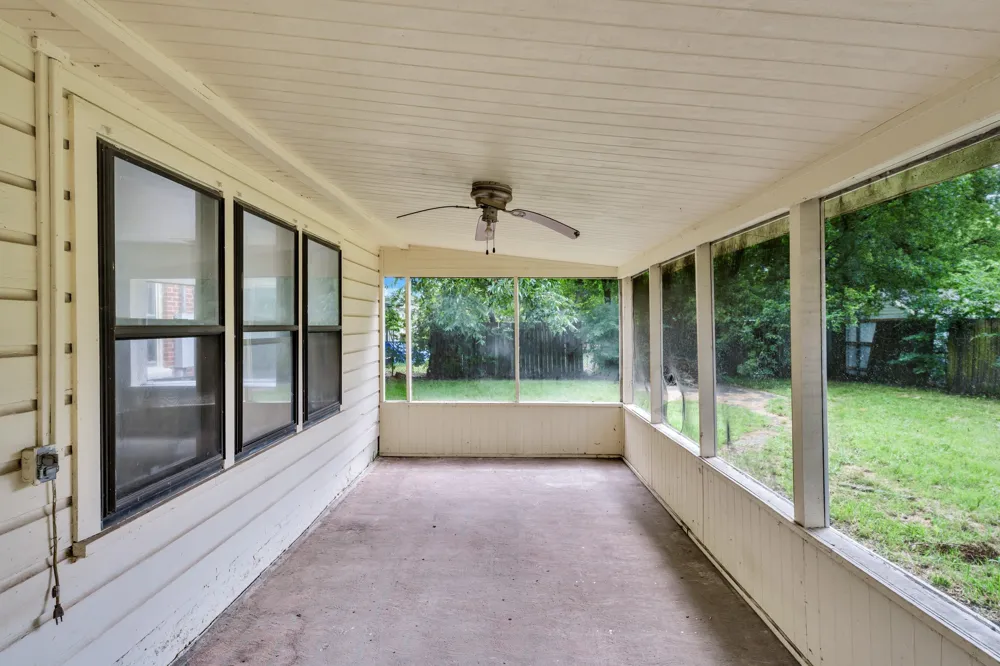1404 E Tennie Street Gainesville, TX 76240