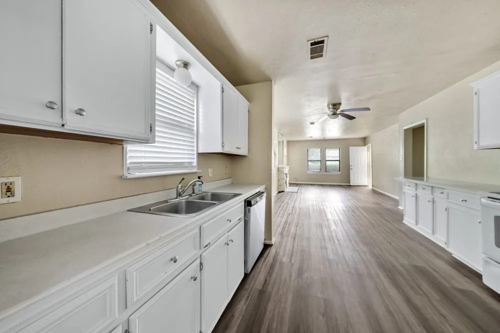 1404 E Tennie Street Gainesville, TX 76240