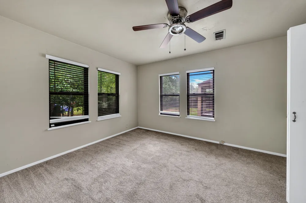 1404 E Tennie Street Gainesville, TX 76240
