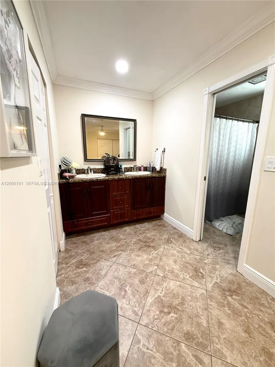 8731 NW 153rd Ter Miami Lakes, FL 33018