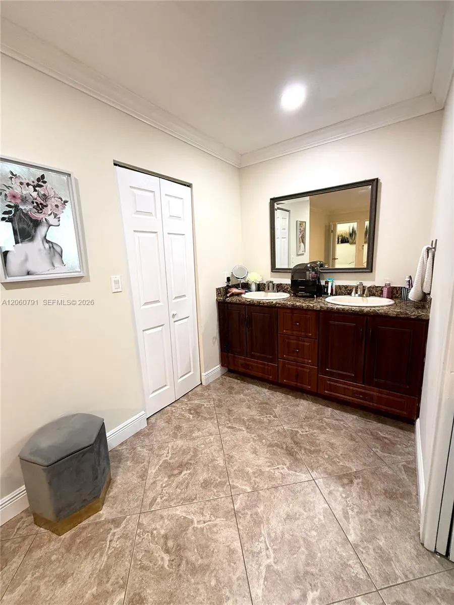 8731 NW 153rd Ter Miami Lakes, FL 33018