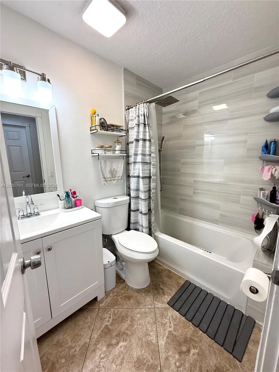 8731 NW 153rd Ter Miami Lakes, FL 33018