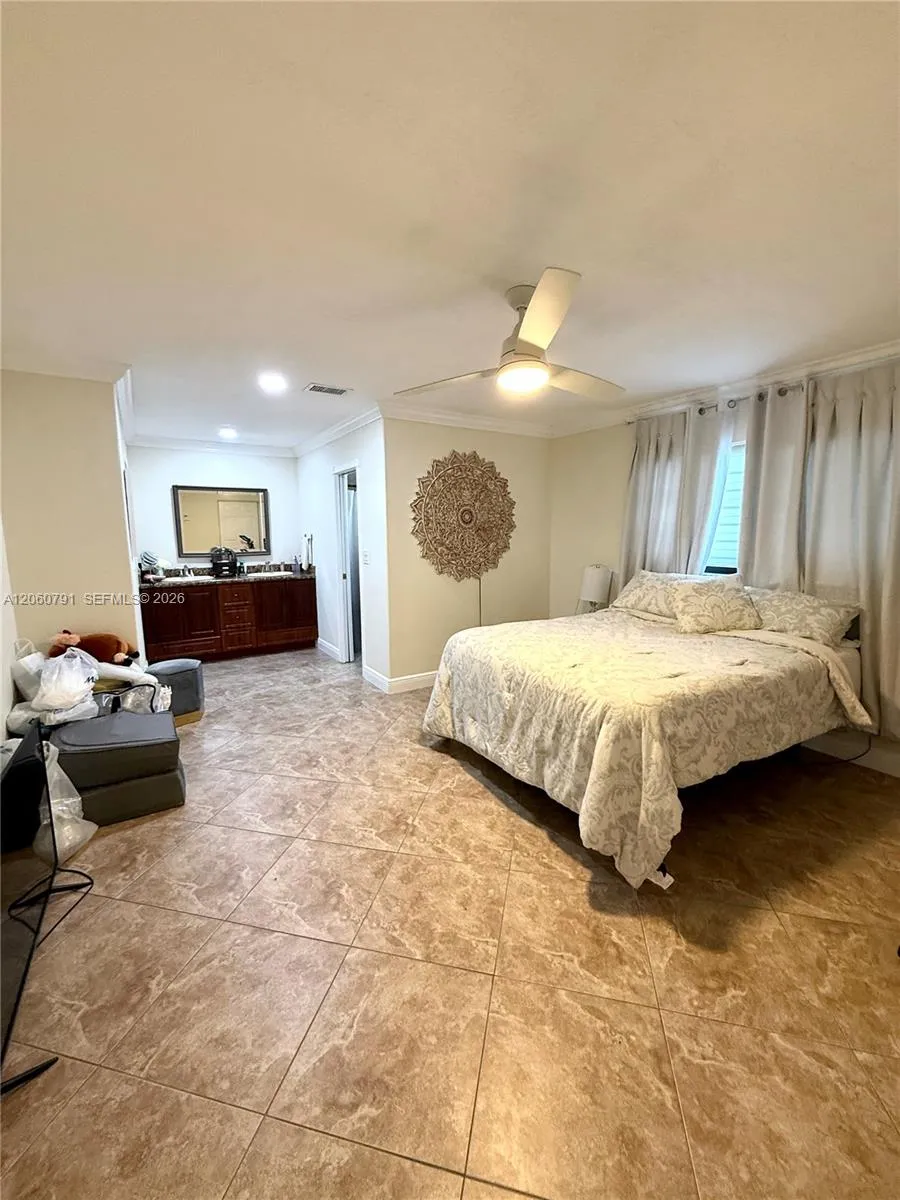 8731 NW 153rd Ter Miami Lakes, FL 33018