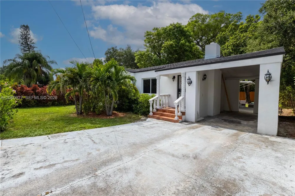180 NW 67th St Miami, FL 33150